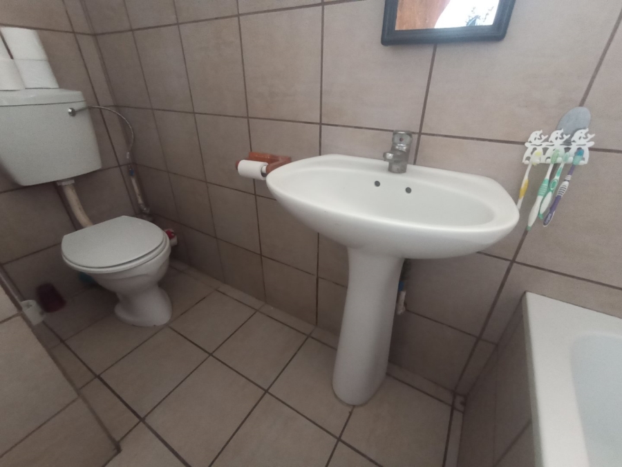 To Let 1 Bedroom Property for Rent in Potchefstroom South North West